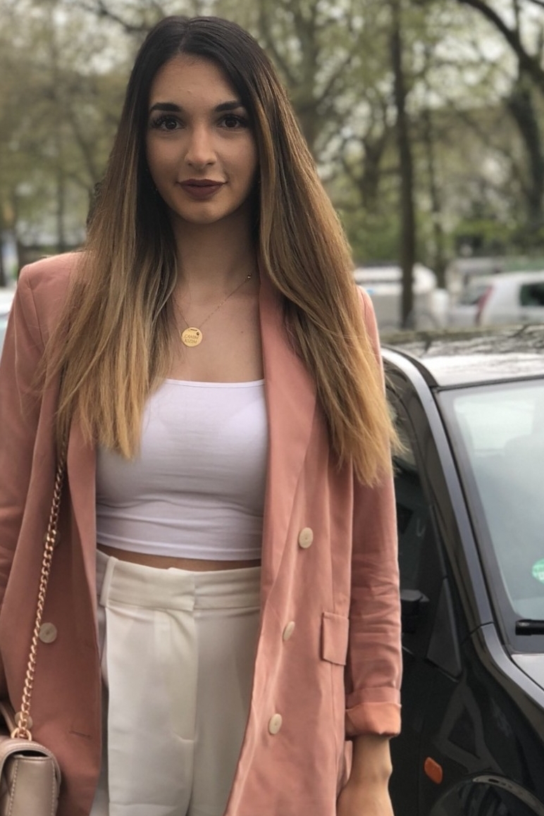 Weiteres Foto von Özge- Nesin