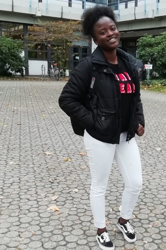 Weiteres Foto von Aurelle Daine