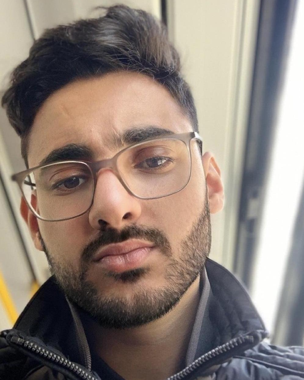 Profilbild von Elyesa