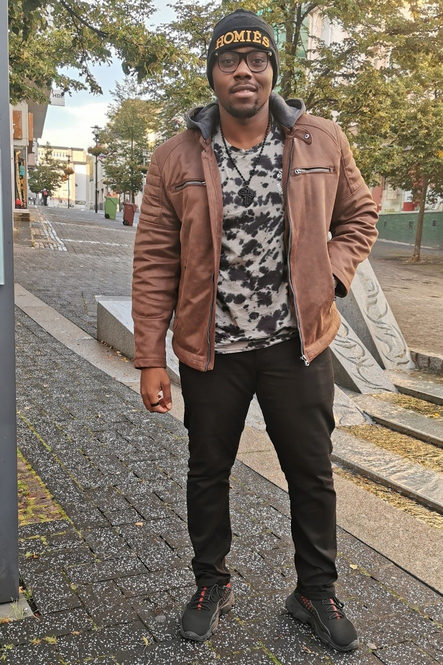 Weiteres Foto von Ariel Kevin Foli