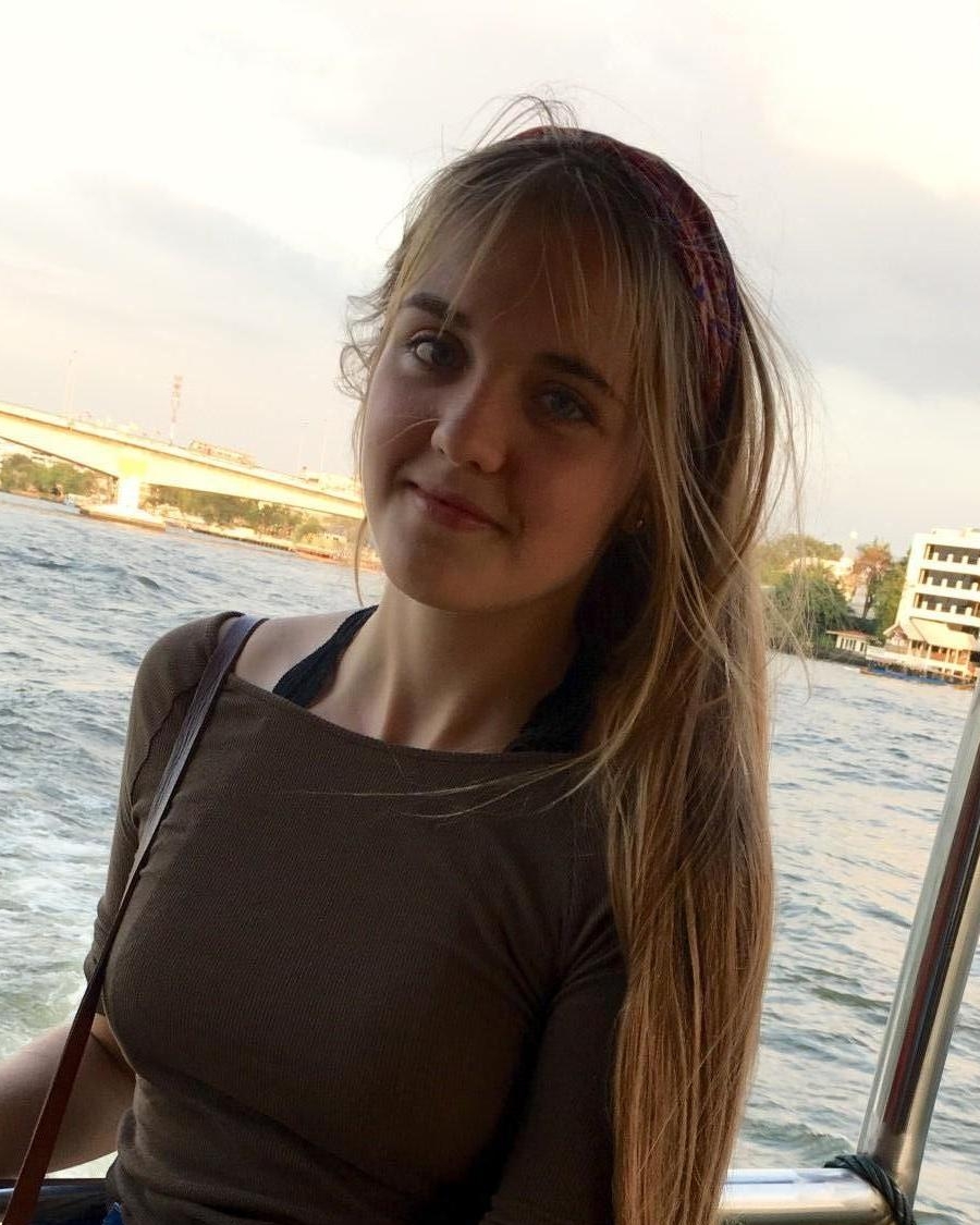 Profilbild von Radha Adina