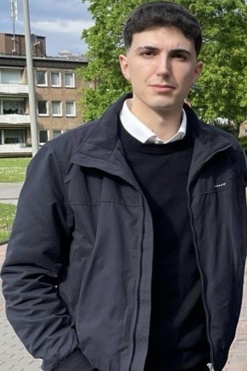Weiteres Foto von Azmi