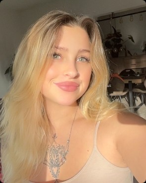 Profilbild von Nina Ayleen