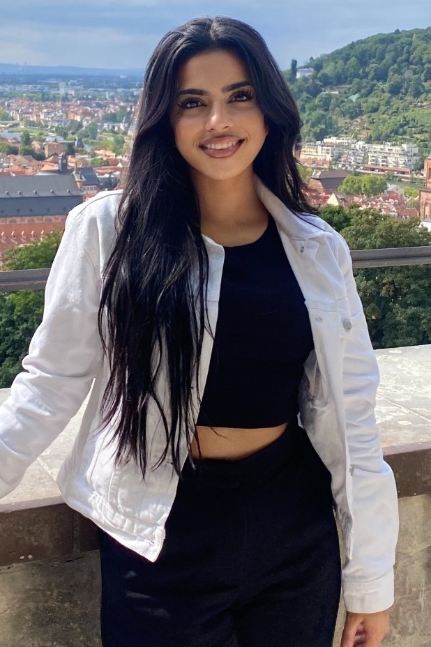 Weiteres Foto von Simran