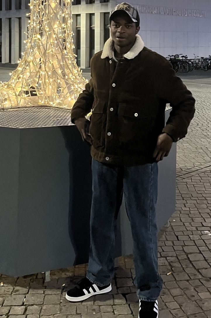 Weiteres Foto von Wise Godlove