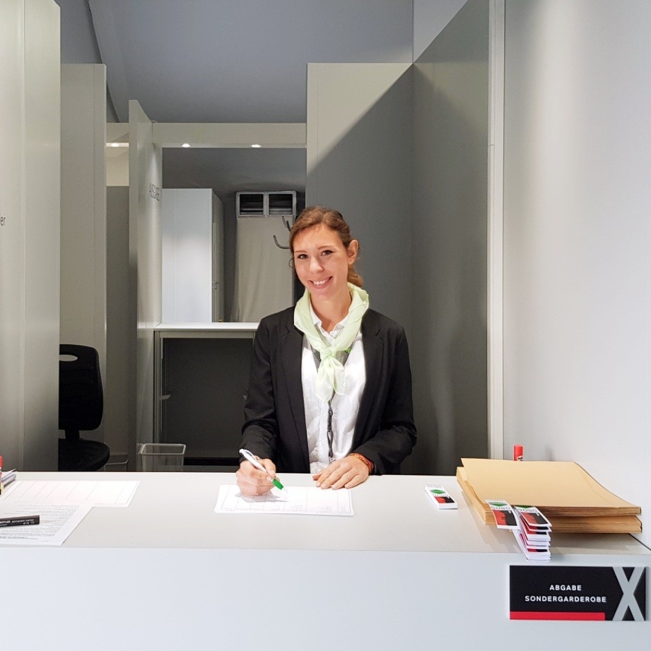 Sarah bei der Arbeit