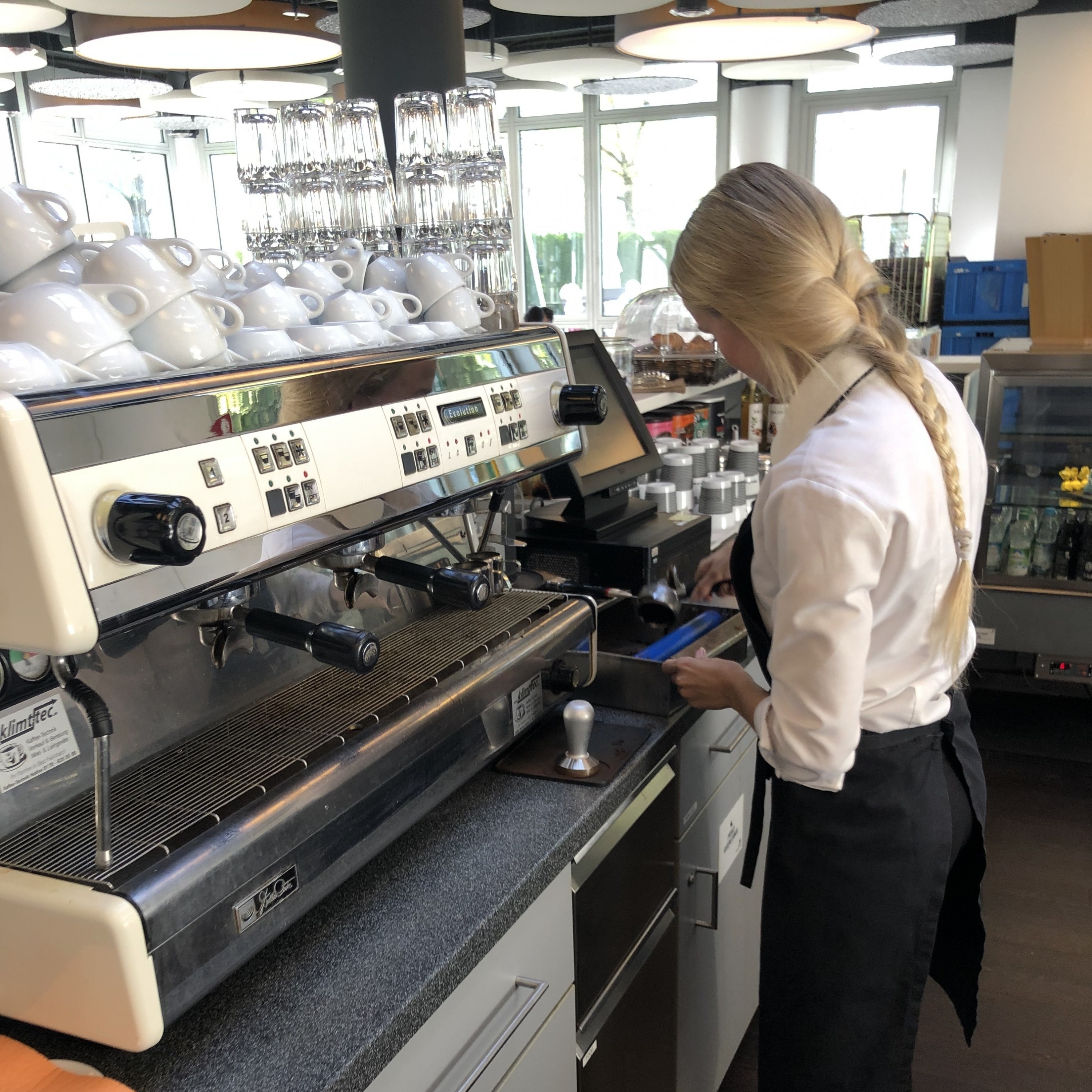 Kim bei der Arbeit