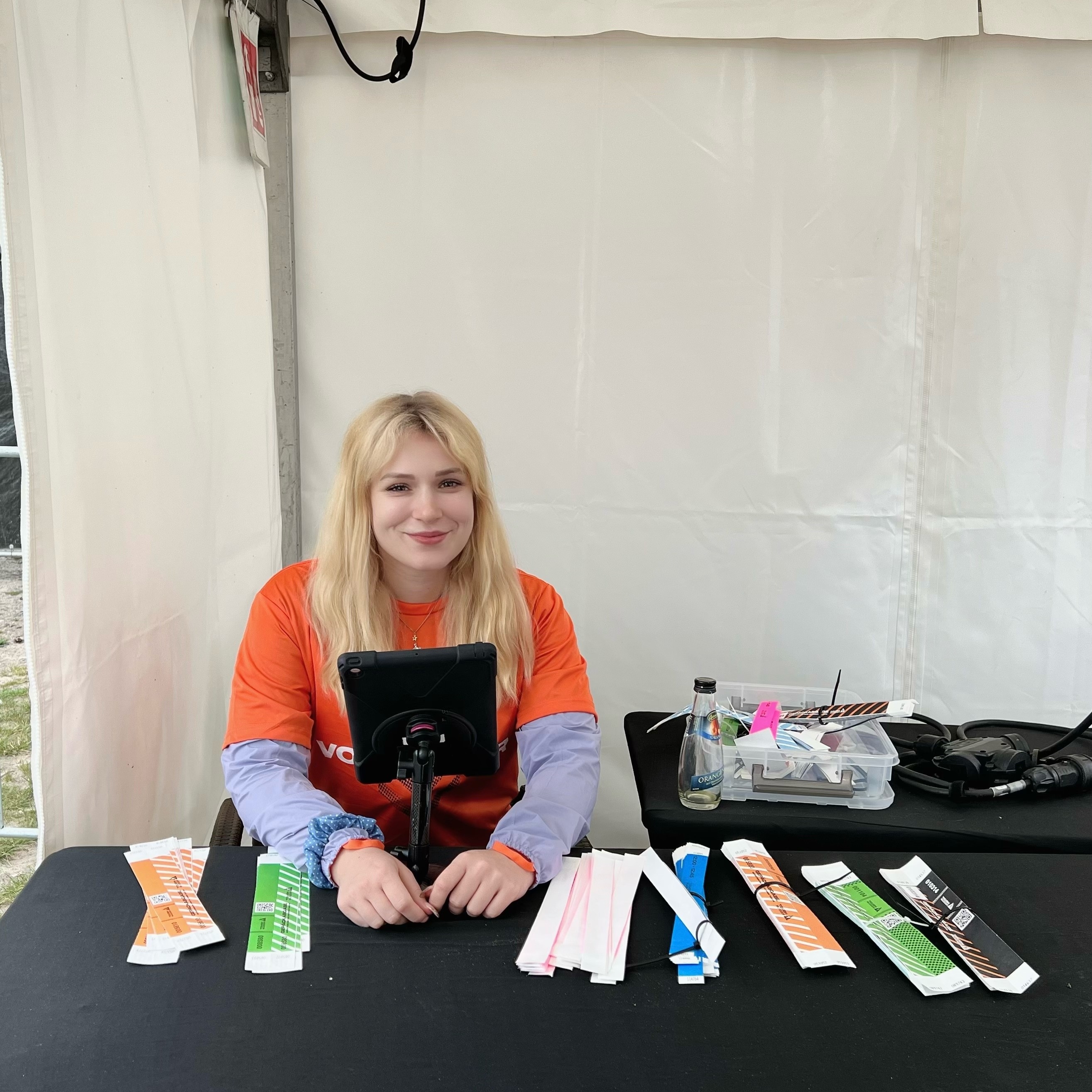 Larissa bei der Arbeit