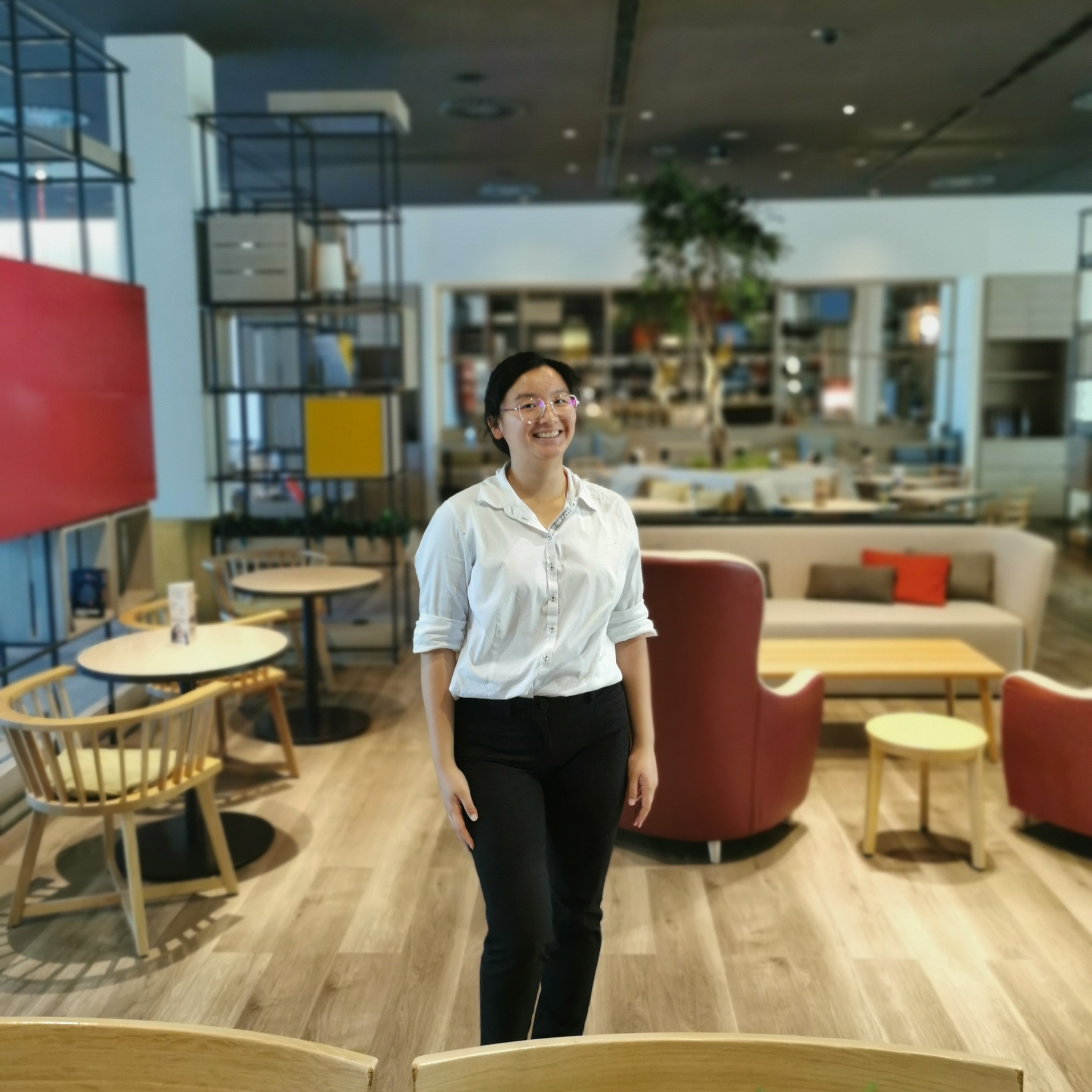 Zhongai Eileen bei der Arbeit