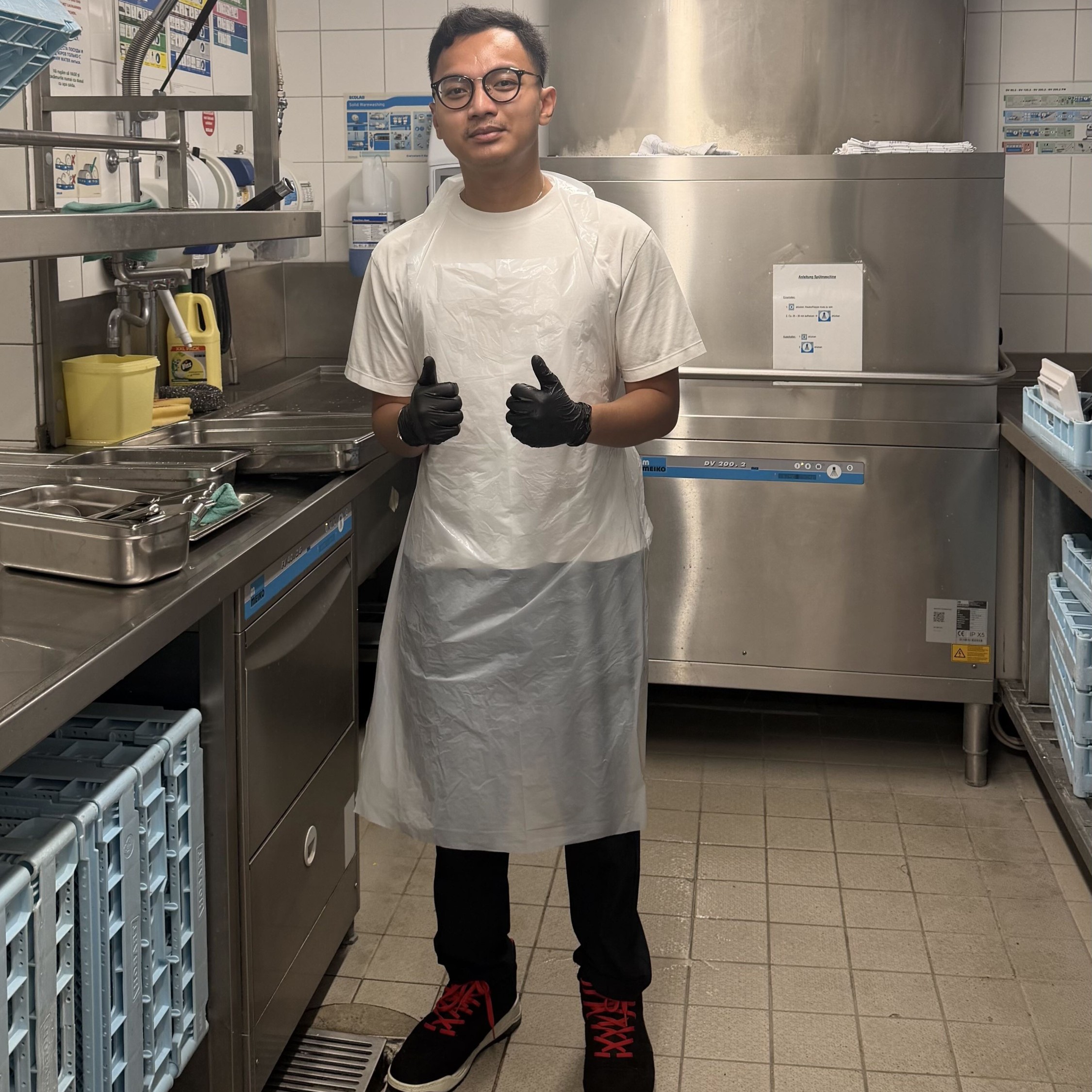 Aqsha Abiyan bei der Arbeit