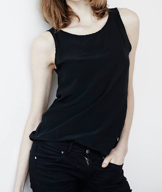 Halbkörperfoto eines Models als Beispiel für Model Bewerbungsfotos
