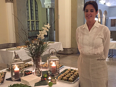 Servicekraft als Cateringpersonal