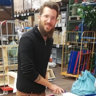 Lagerhelfer bei der Arbeit für tom geist