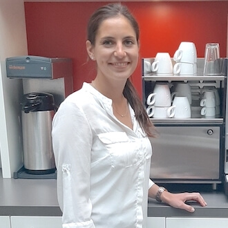 Stehende Servicekraft für Satellite Office GmbH 1
