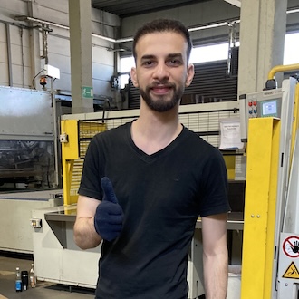 mohammed aushilfe als produktionshelfer